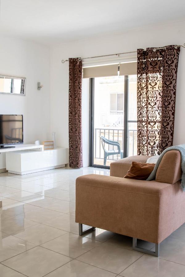 Spacious 3-Bedroom Apartment 30 Seconds From Sea Marsaskala Exterior foto